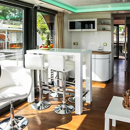Botel 2 Bedroom Front Ship In Havelsee Ot Kuetzkow Kutzkow