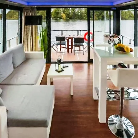2 Bedroom Front Ship In Havelsee Ot Kuetzkow Kutzkow