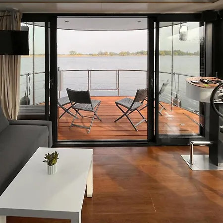 보트호텔 Schwimmendes 4*