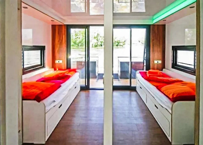 بوتيل Schwimmendes